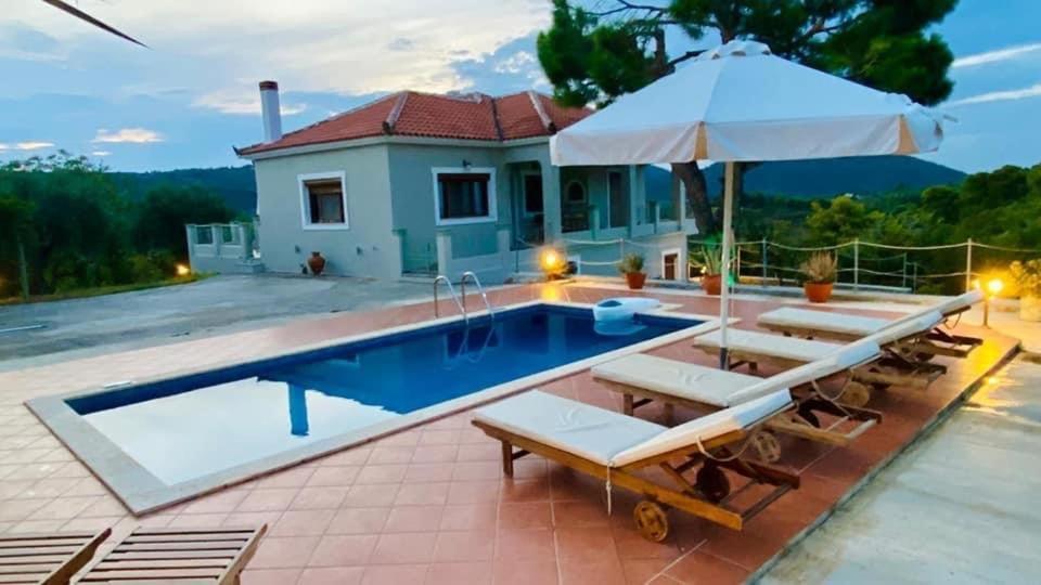 Villa Ouranos In Pefkias Città di Skopelos Esterno foto